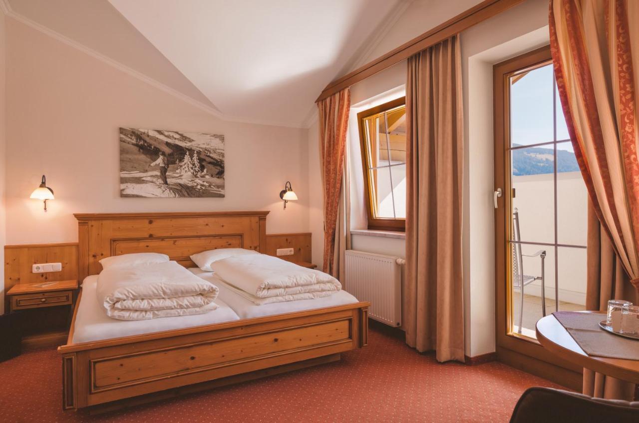 Hotel Loipenstubn Brixen im Thale Esterno foto