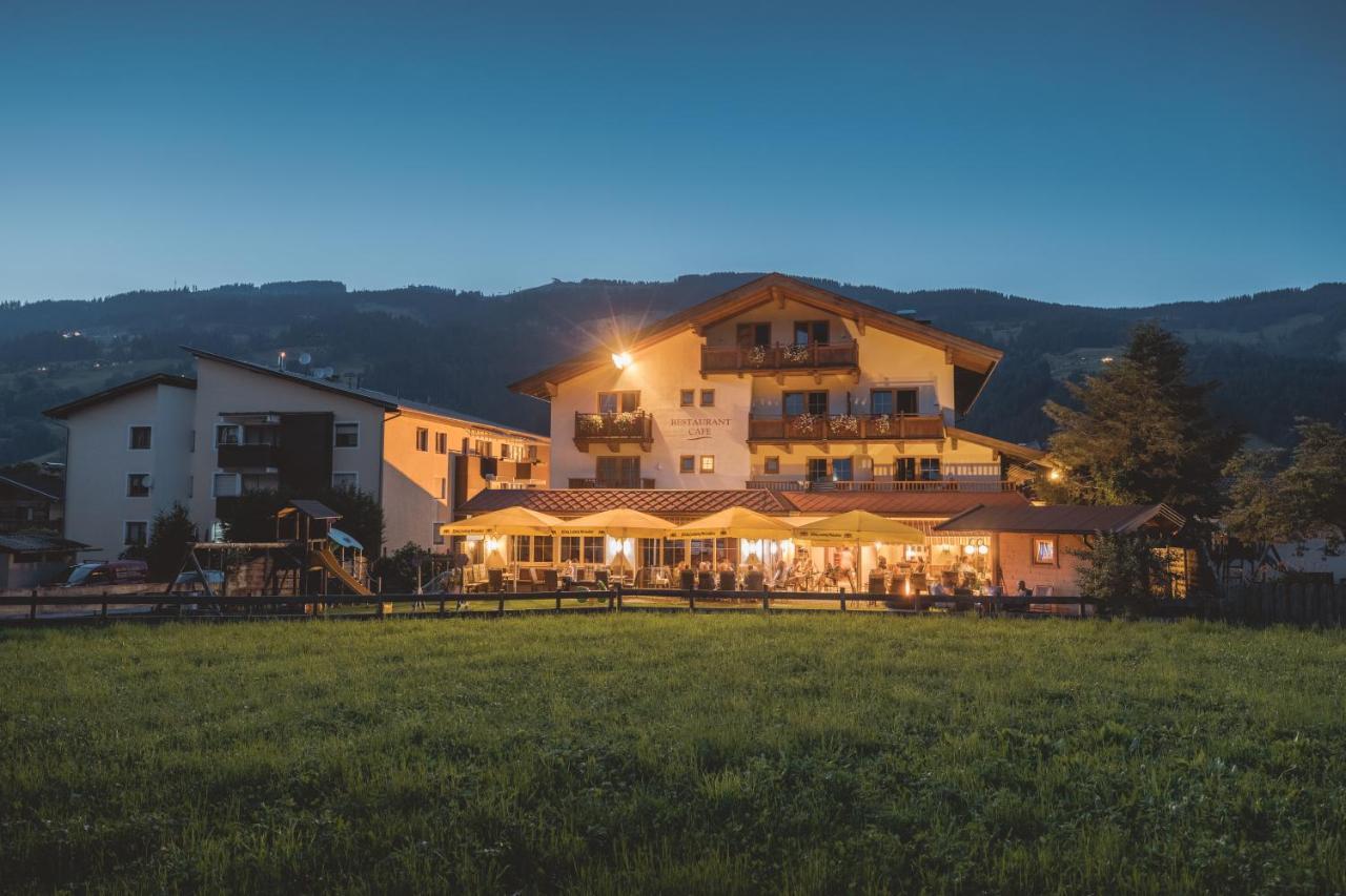 Hotel Loipenstubn Brixen im Thale Esterno foto