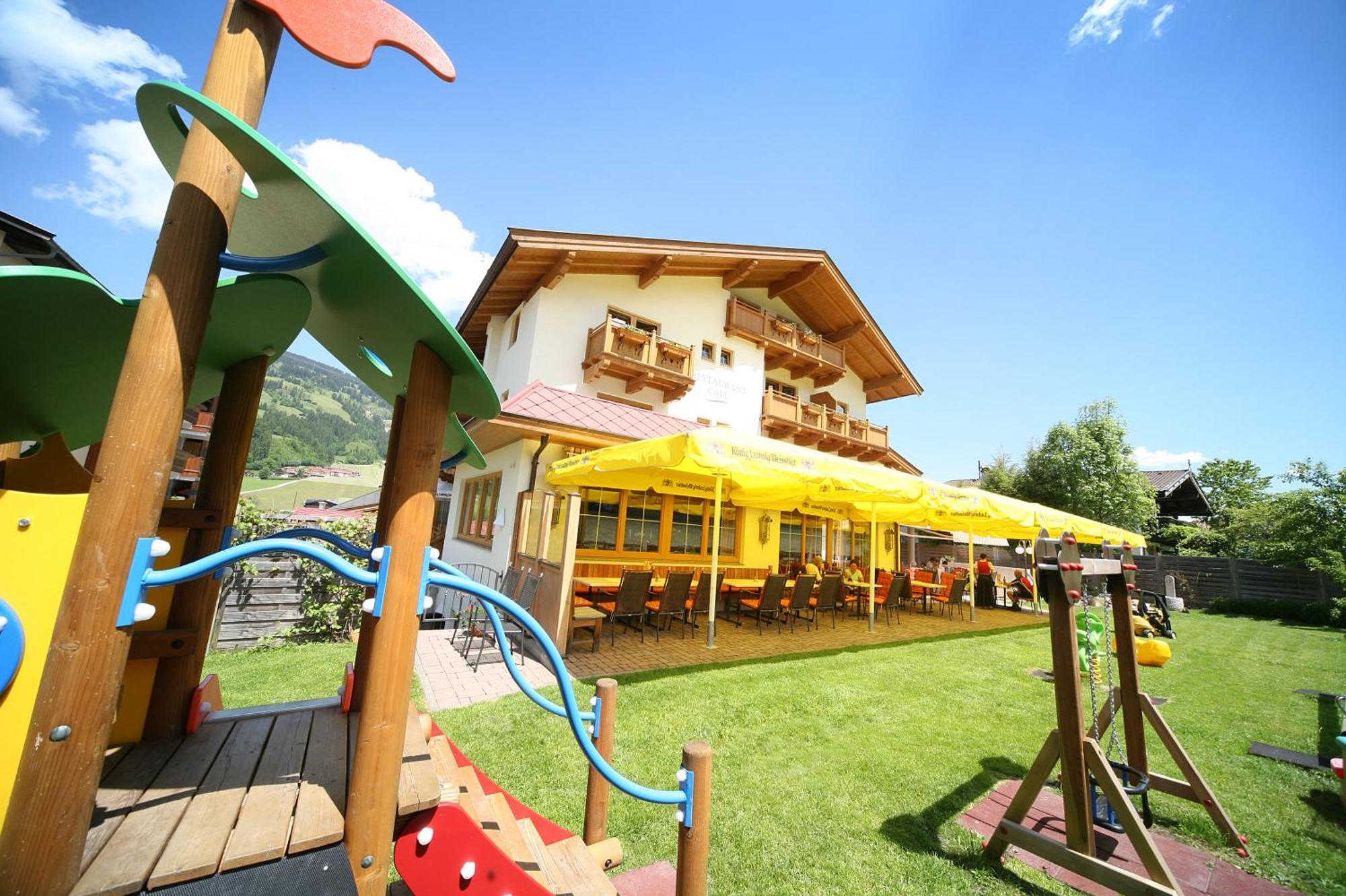 Hotel Loipenstubn Brixen im Thale Esterno foto